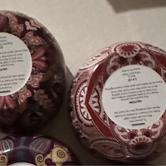 2 Scented Candles NWOT - Picture 2 of 3